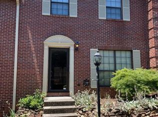 437 S Gallaher View Rd APT 17, Knoxville, TN 37919
