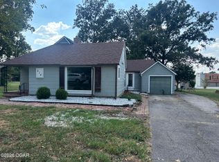 614 S Oakland St, Webb City, MO 64870
