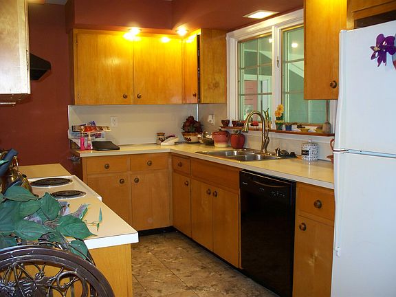 4th image of 4454 Clarke Dr