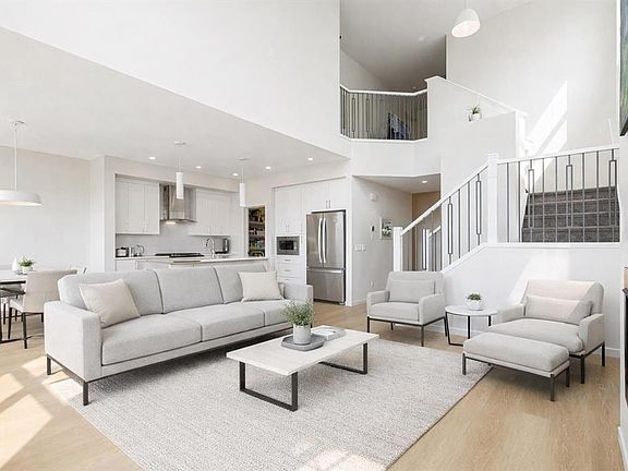 4th image of 332 N Magnolia Cres SE