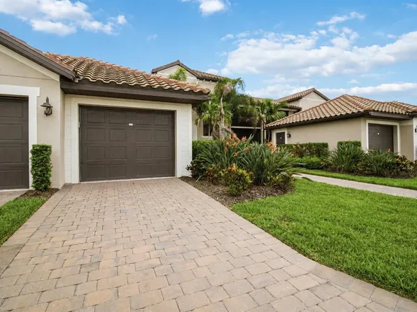 5695 Palmer Cir #203, Bradenton, FL 34211