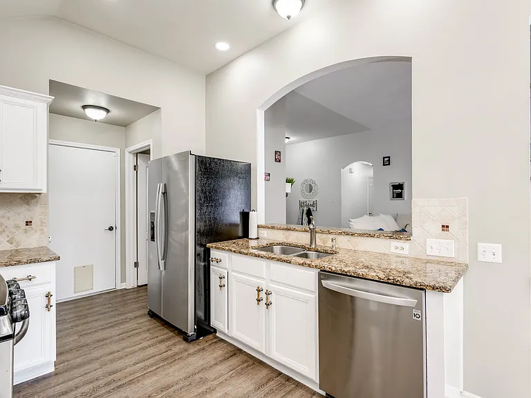 3625 Hawk Ridge St — Photo 15
