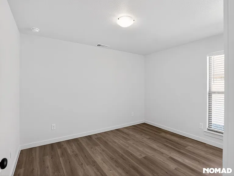 2152 Langford Ave — Photo 8