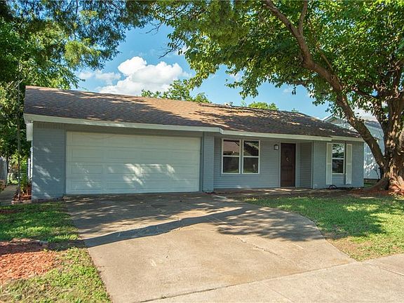 2nd image of 2939 Bergen Ln