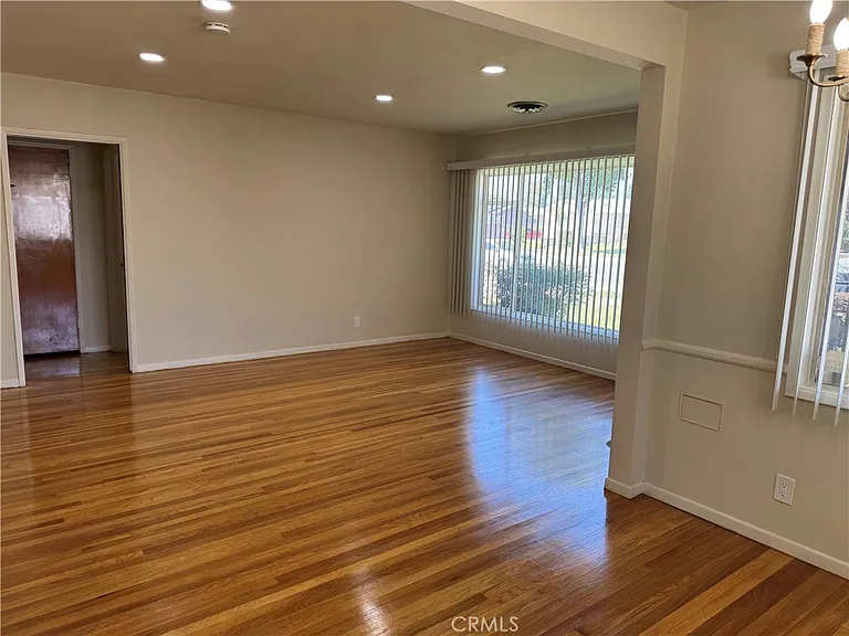 831 W Harvard Pl — Photo 7