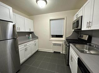 40 Seth Ct #2B, Staten Island, NY 10301