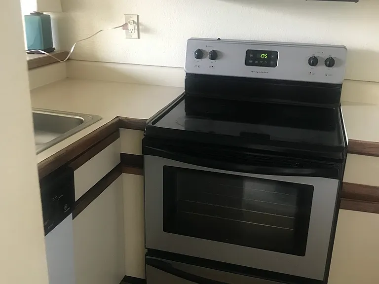 1440 Veteran Ave #553 — Photo 8