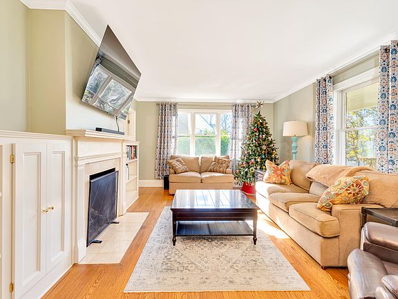 2nd image of 1407 Peter Pan Rd