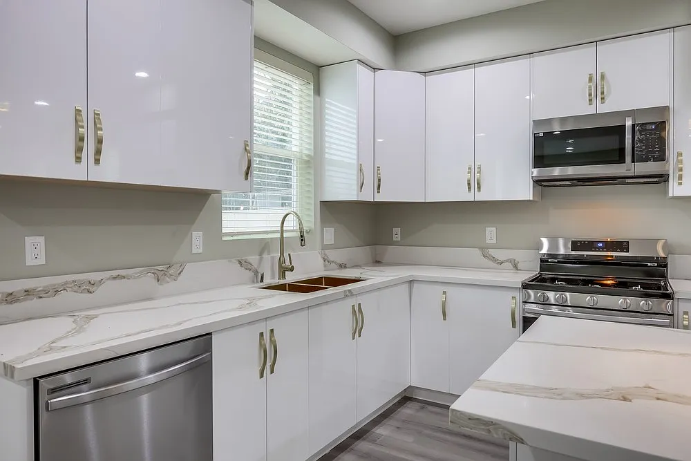 3 bed, 1900 sqft, $4,499 — Photo 4