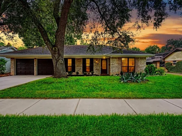 3313 Churchill St, Pearland, TX 77581