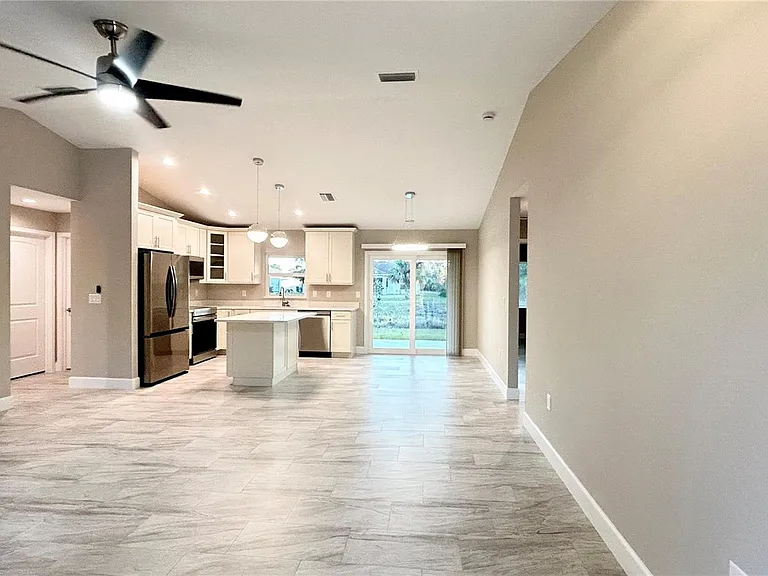 3255 Thurston Ave — Photo 14