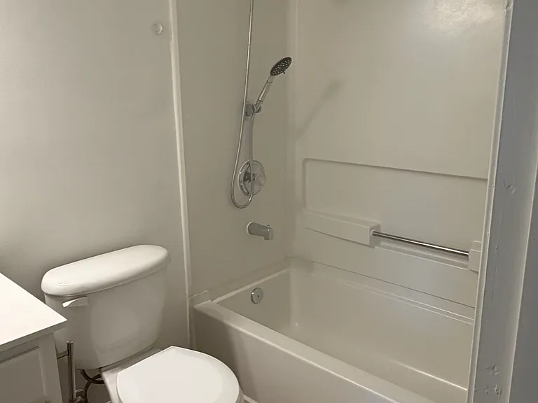 1377 Thornborough Dr — Photo 16