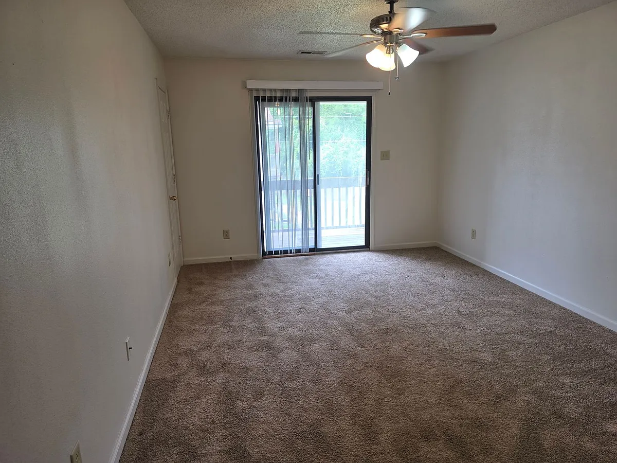 Building Photo - 26 Mustang Ct #C