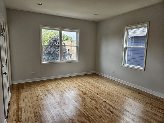 3rd image of 1113 Thomas Ave APT 2