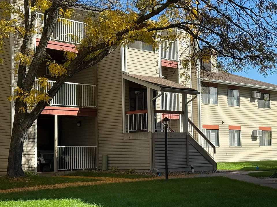 350 Shelard Pkwy #304