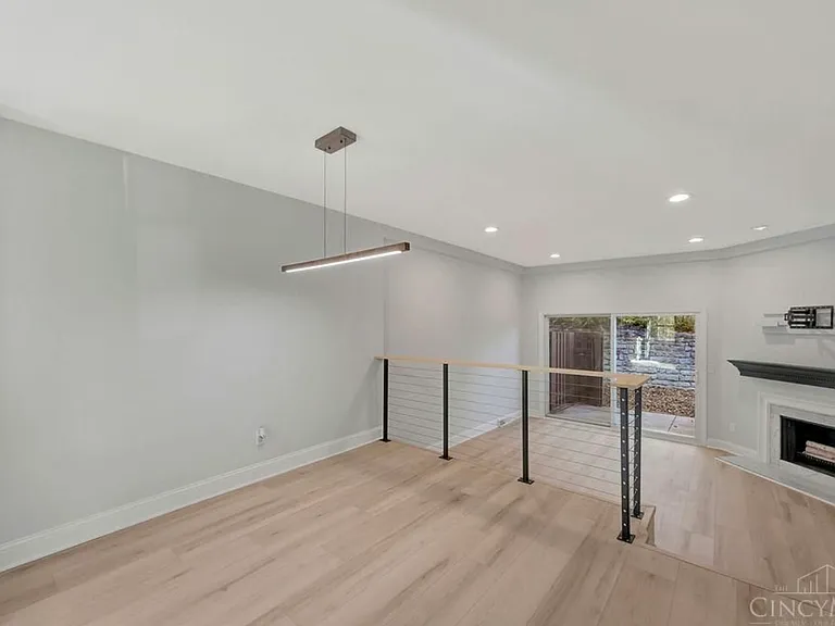 9777 Bunker Hill Ln — Photo 3