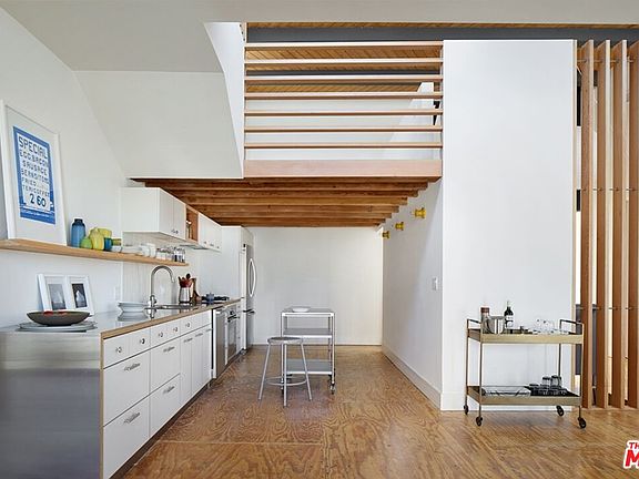 3rd image of 631 Wilshire Blvd Suite 4A
