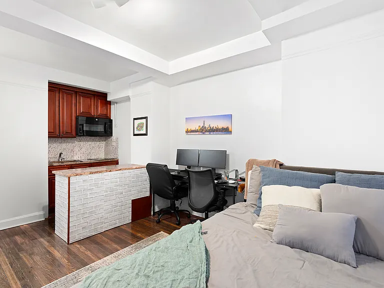 5 Tudor City Pl #1518 — Photo 4