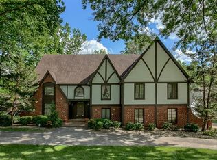 4322 NW Claymont Dr, Kansas City, MO 64116
