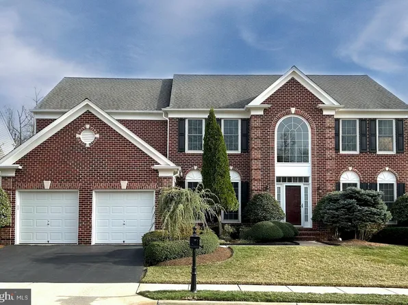 8089 Paper Birch Dr, Lorton, VA 22079