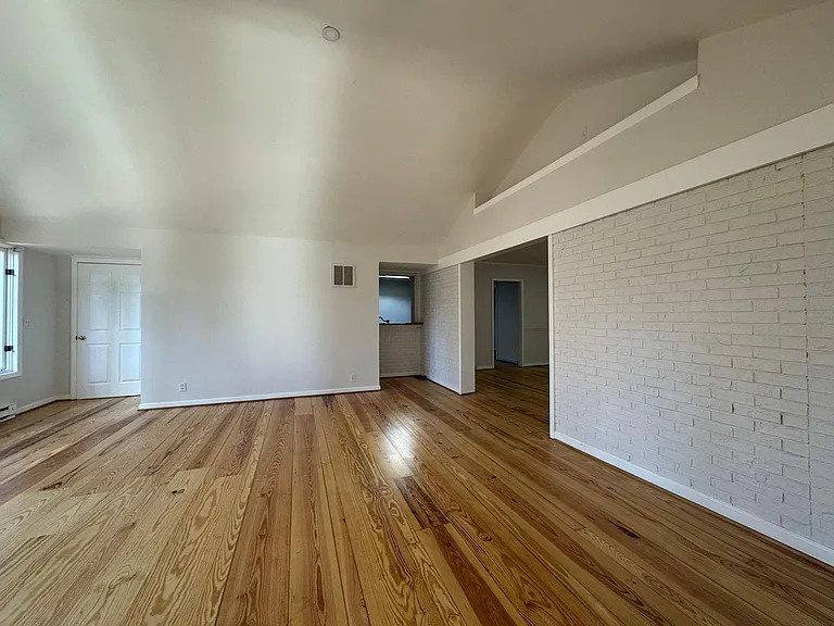 103 Thornwood Rd — Photo 12