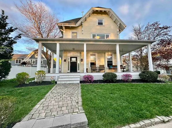 137 Green St #2, Melrose, MA 02176
