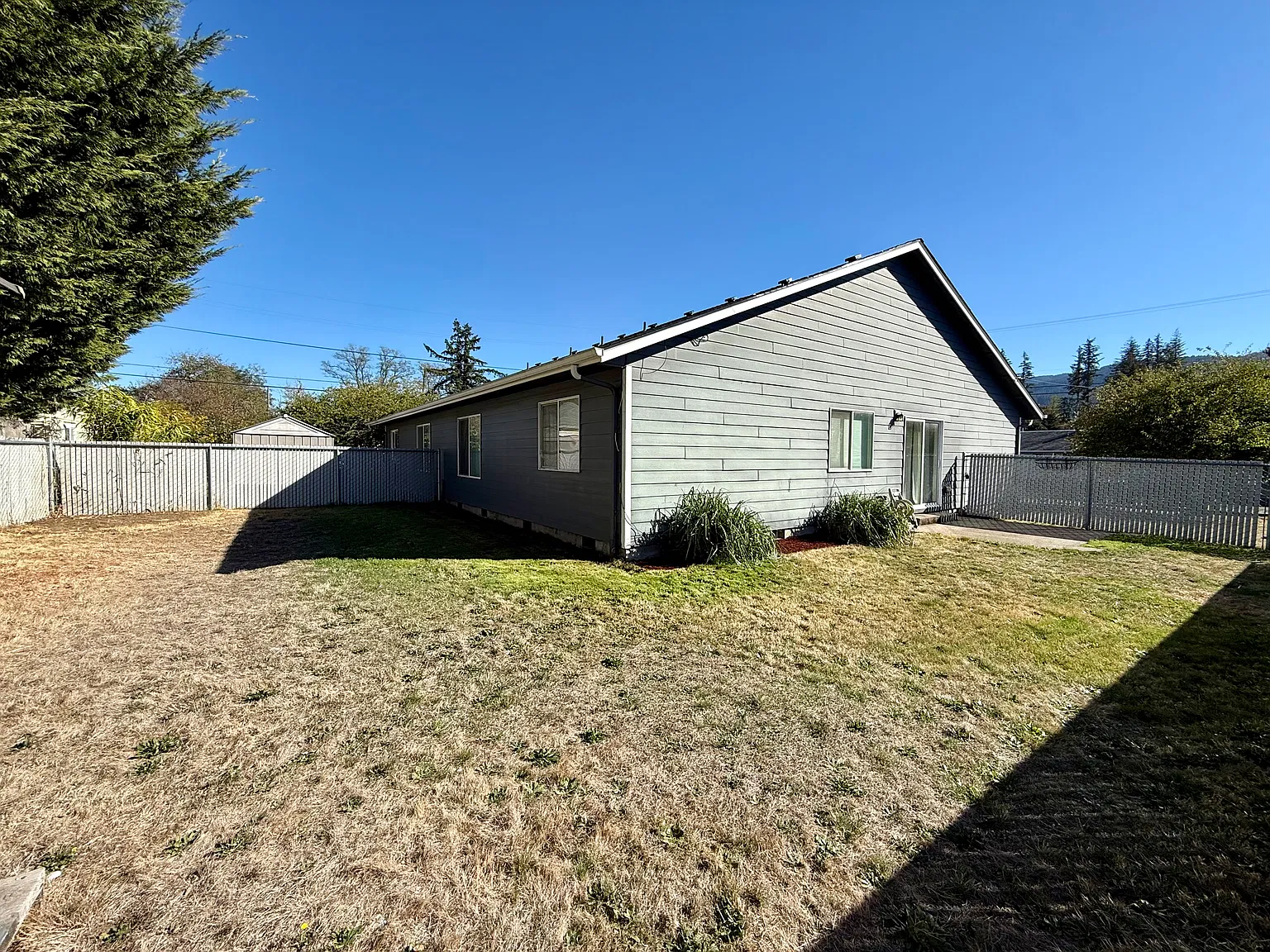 3 bed, 1178 sqft, $1,800 — Photo 4