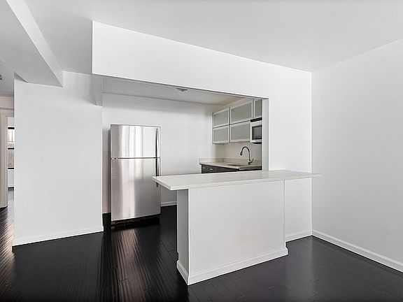 2nd image of 1484 Prospect Pl