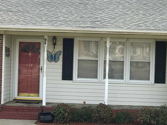 3rd image of 411 Green Valley Dr