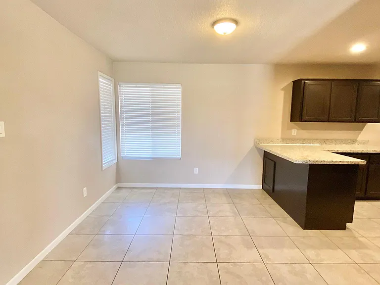 1784 S Meadowbrook Ave — Photo 6