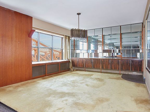 4th image of 35 Sutton Pl APT 21C