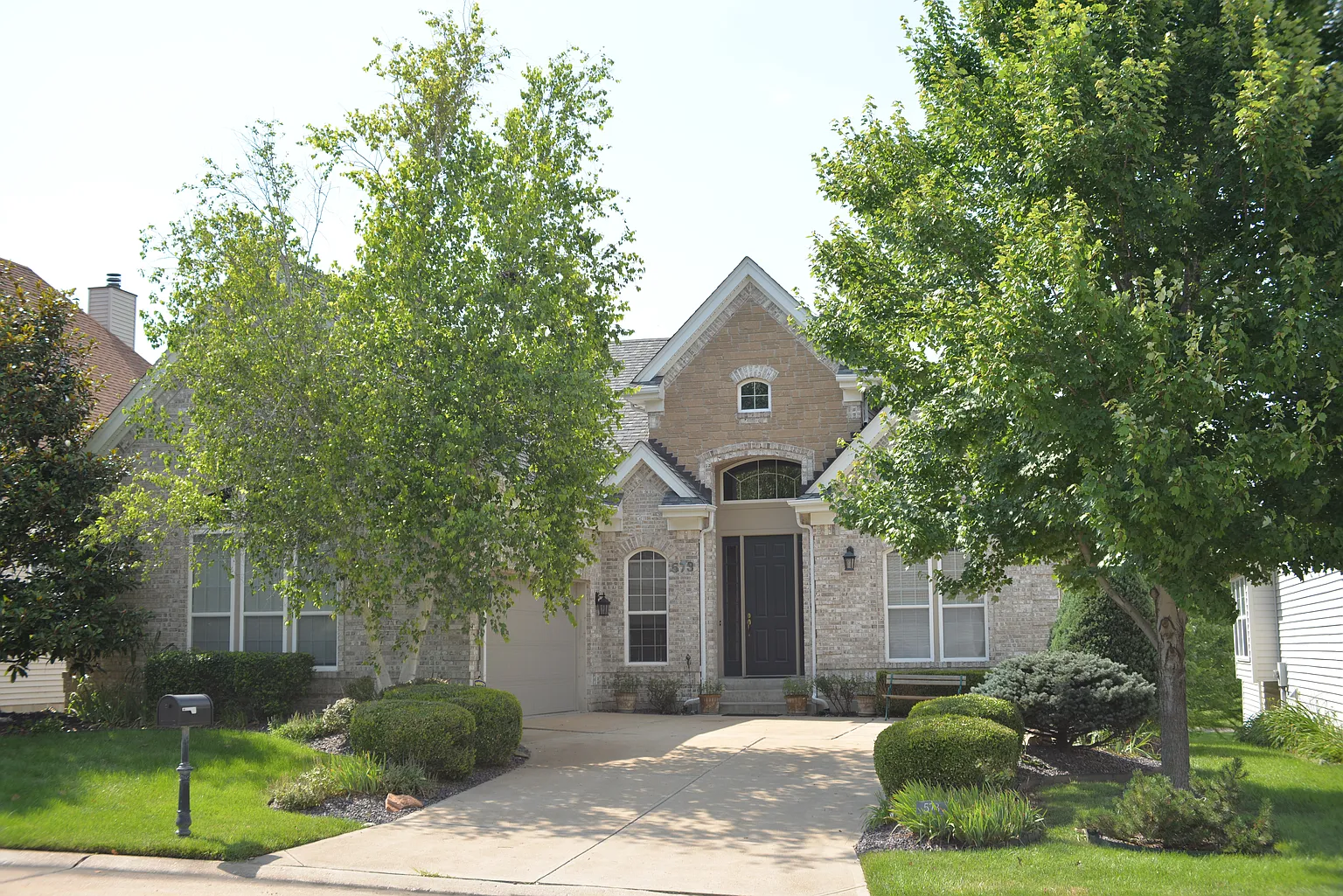 573 Fairway Oaks Dr photo 1