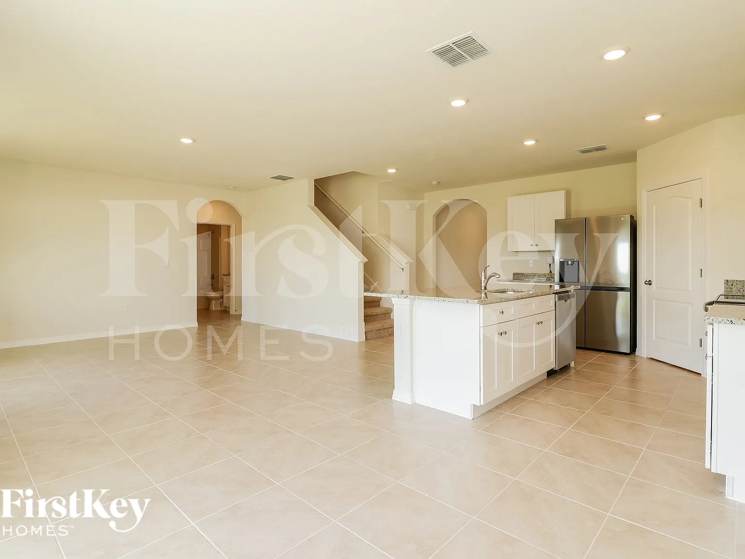 5 bed, 3.0 bath, 2601 sqft, $2,130 — Photo 3