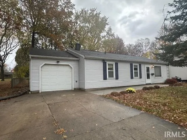 1429 Orkney Ct, South Bend, IN 46614