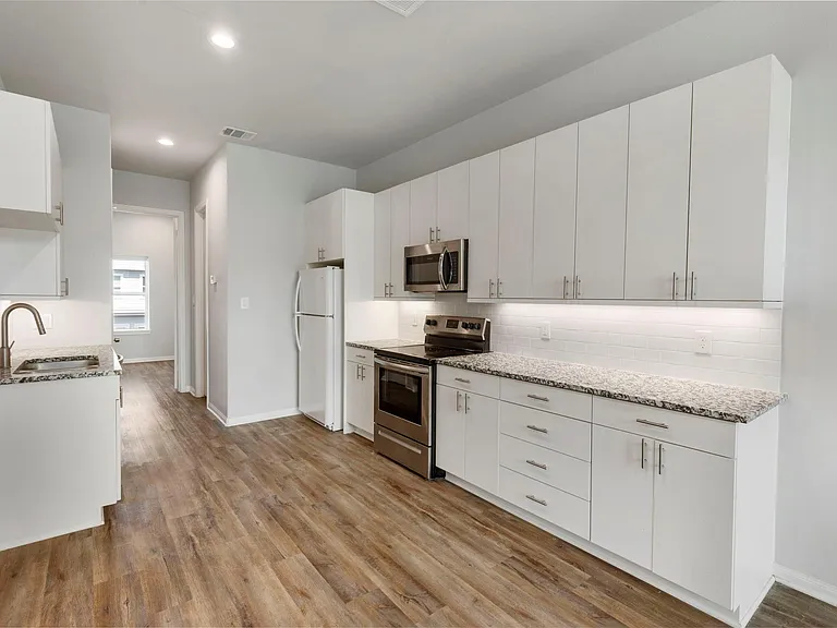 4908 Paradigm Ln — Photo 7