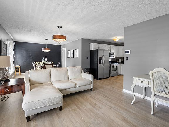 4th image of 185 Jones Rd