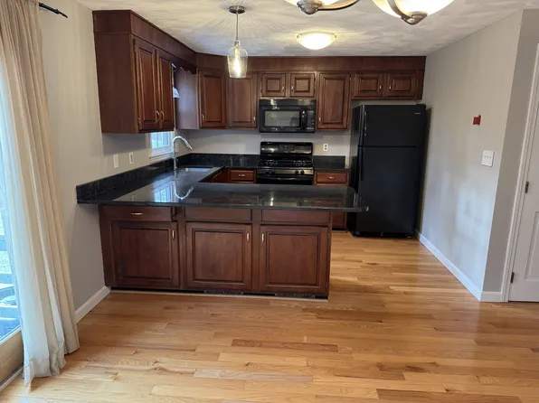 887 Wellman Ave, North Chelmsford, MA 01863