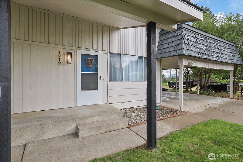5th image of 1719 N Willow Road