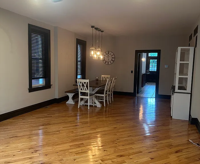 4249 Juniata St — Photo 4