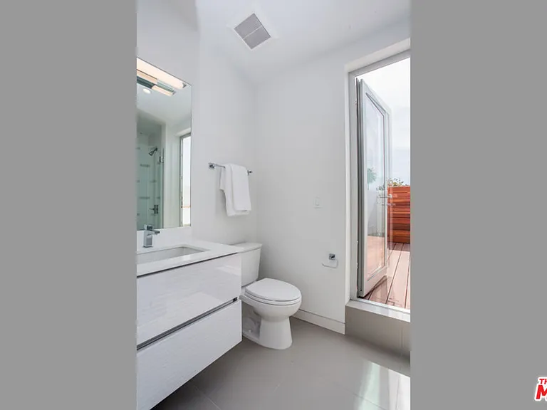 1217 Cabrillo Ave — Photo 37