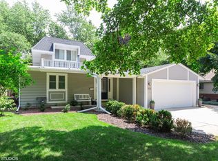 915 S Main St, Wheaton, IL 60189