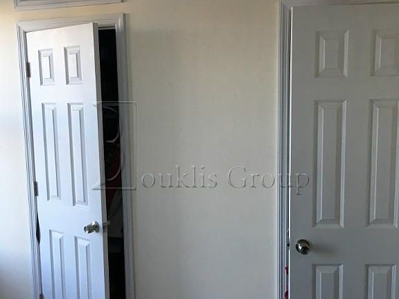 5th image of 3026 31st St APT 4F
