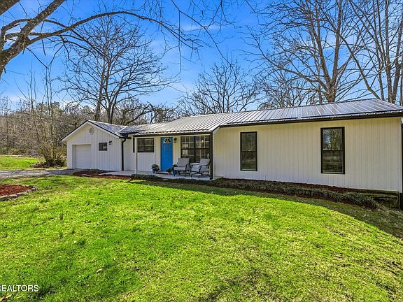 2nd image of 7831 Rollen Rd