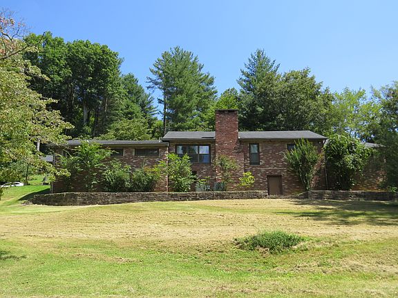 2nd image of 842 Ivy Hill