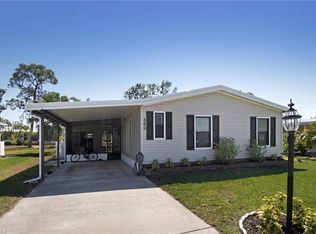 560 Charlemagne Blvd, Naples, FL 34112