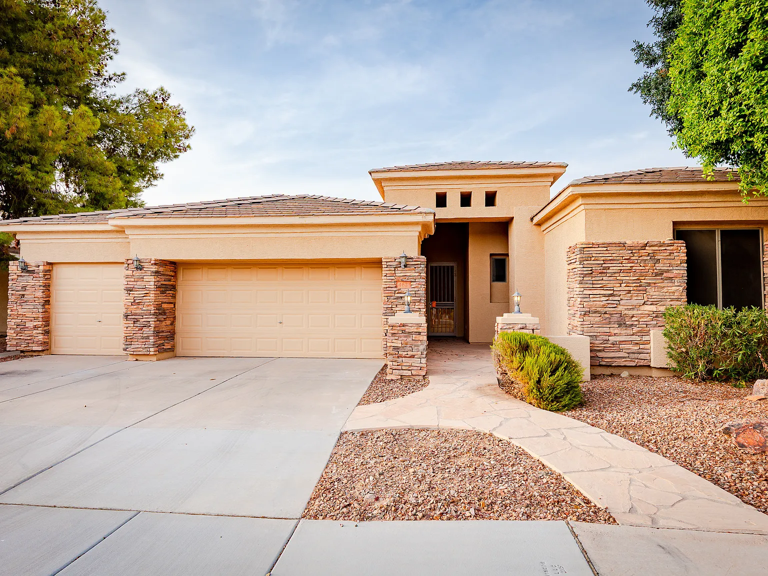 5 bed, 2986 sqft, $3,550 — Photo 1