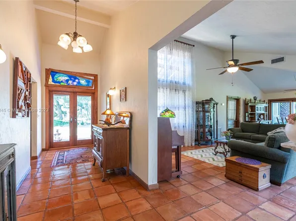 15651 SW 210th St, Miami, FL 33187