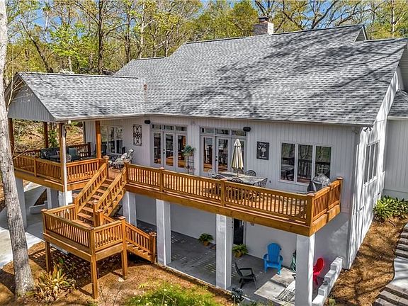 2nd image of 412 Paradise Cir