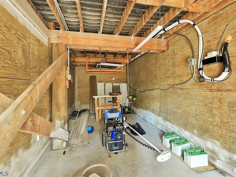 2130 Sunset Cir — Photo 29