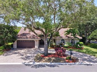 9645 NW 60th Dr, Parkland, FL 33076